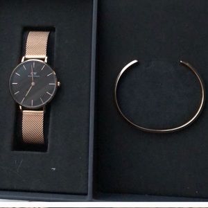 Daniel Wellington rose gold cuff